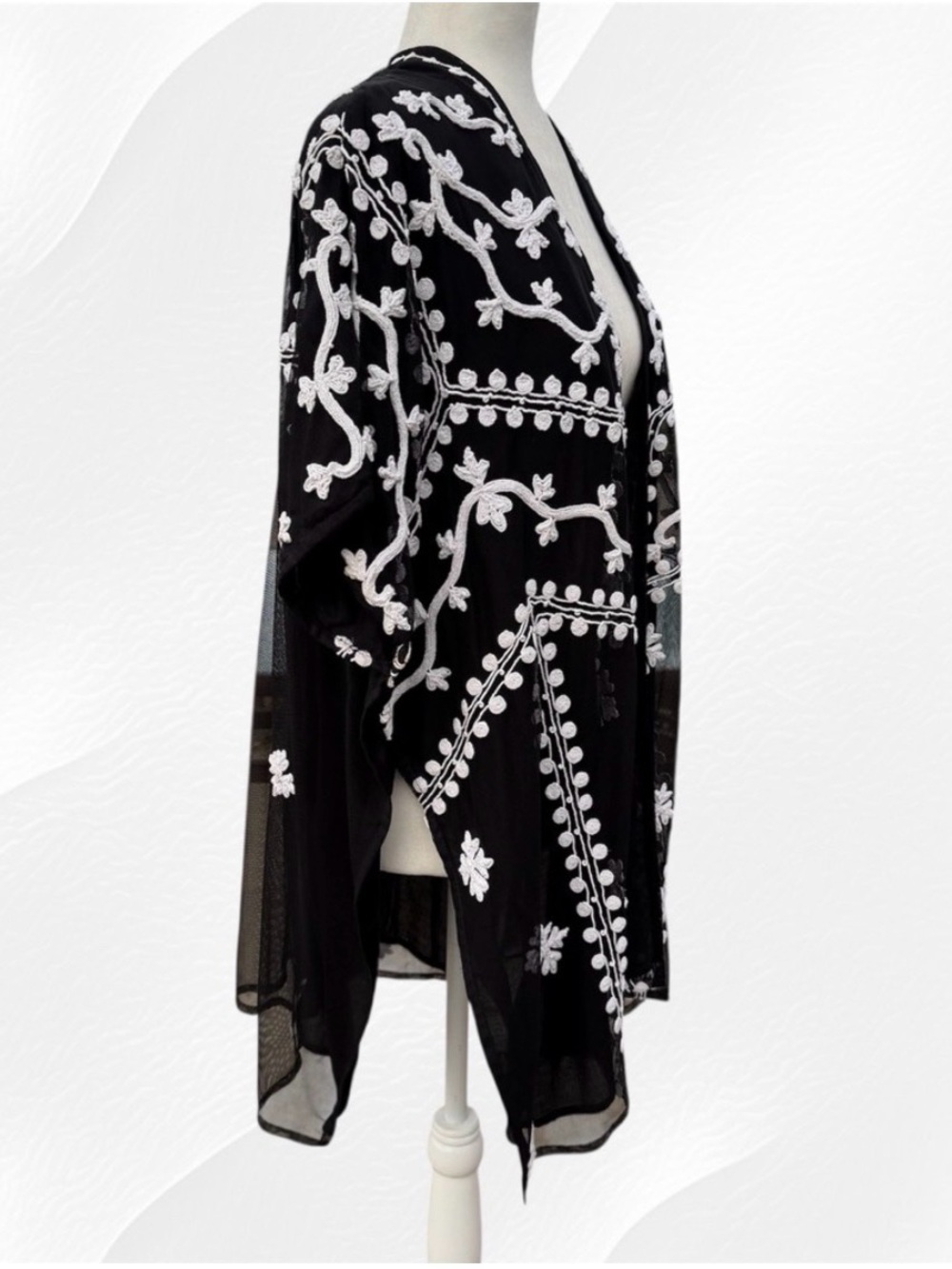 Chico’s Black and White Embroidered Mesh Overlay Open-Front Kimono, Women’s S/M - Picture 2 of 10
